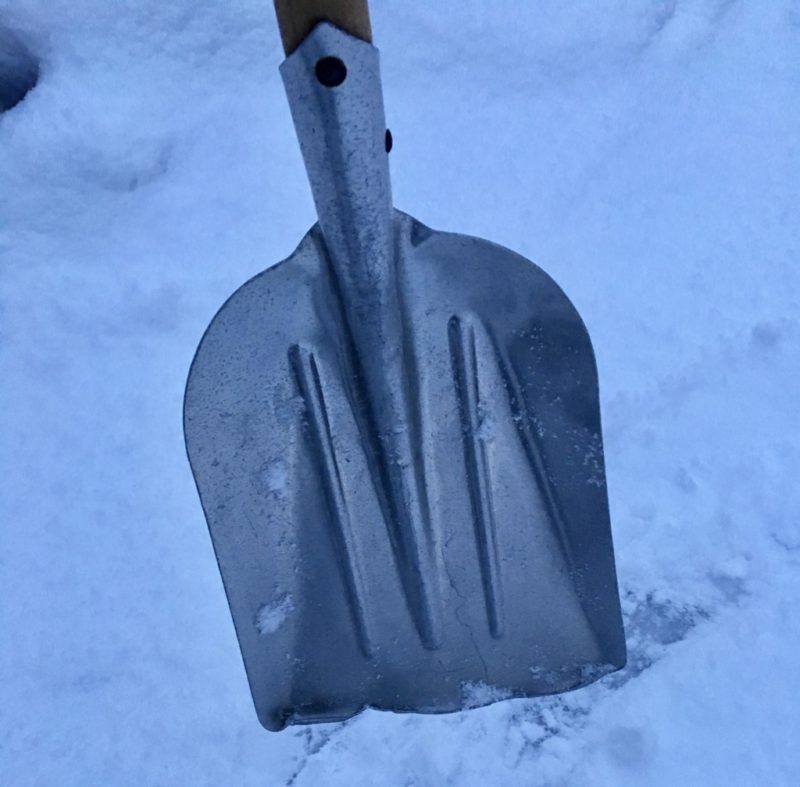 雪かき スコップに雪がくっついて重くならなくする方法 ナルポッド
