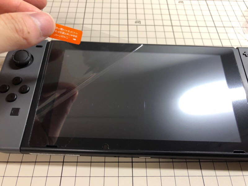 ニンテンドースイッチ 100均の画面保護フィルム を貼ってみた ナルポッド